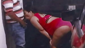 Delivery guy recorded with a hidden camera My cuckold husband records me giving a blowjob to the lucky stranger, I suck the delivery man's cock in my garage I'm a very bitch and complacent amateur Hotwife